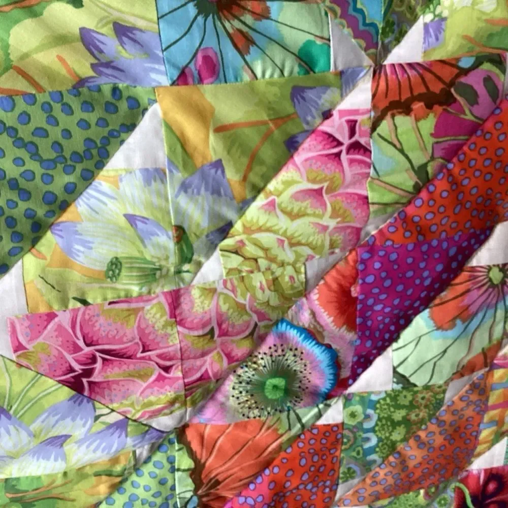 NWT. Kaffee Fassett Gorgeous Bright Florals Lap Quilt